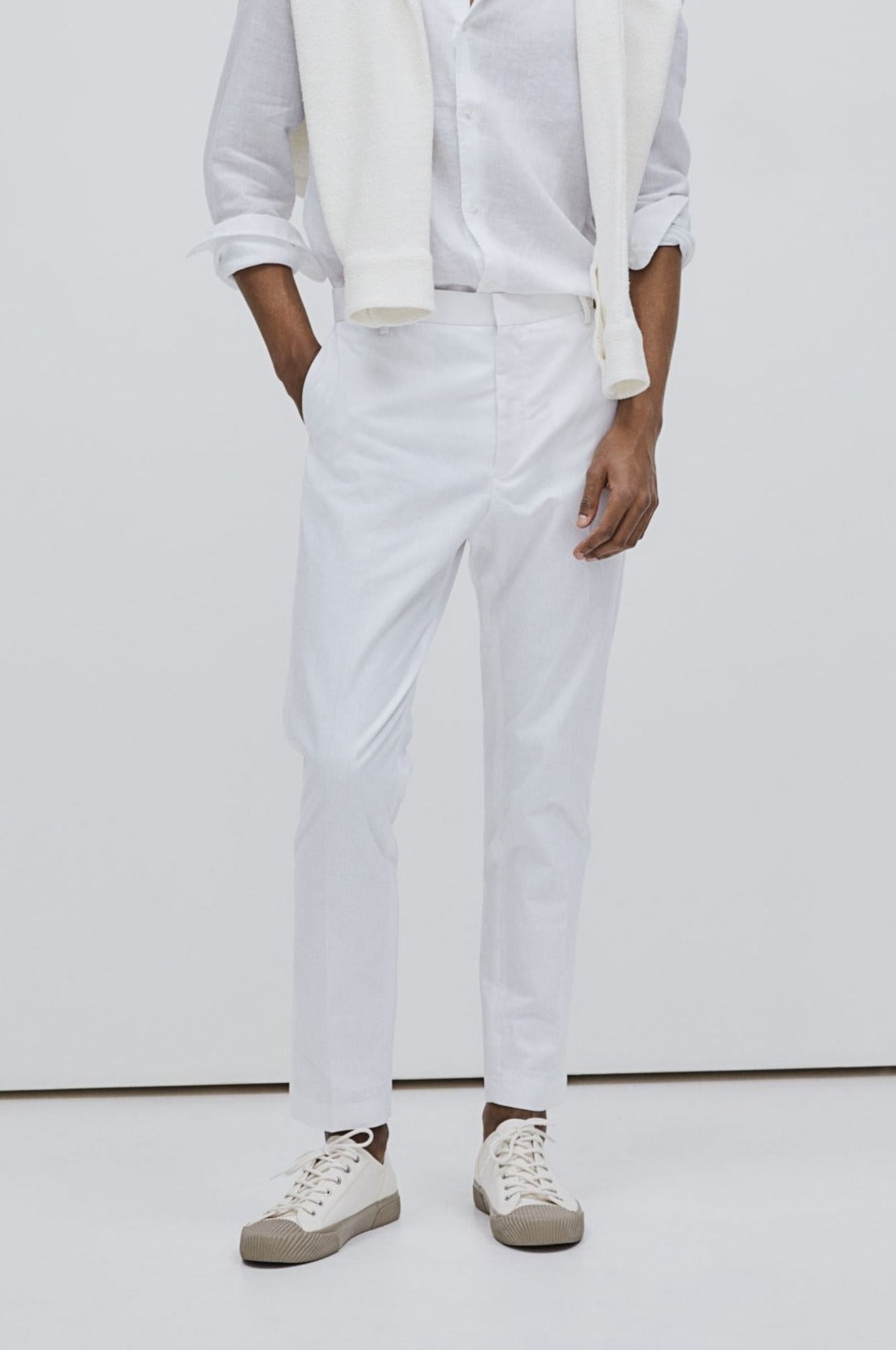 Pantalon chino slim, spacieux et élégant