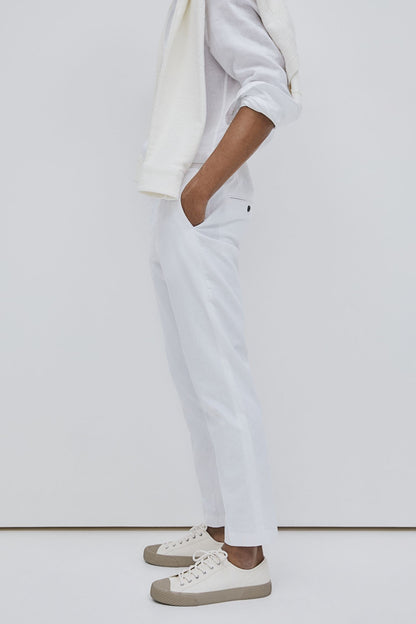 Pantalon chino slim, spacieux et élégant